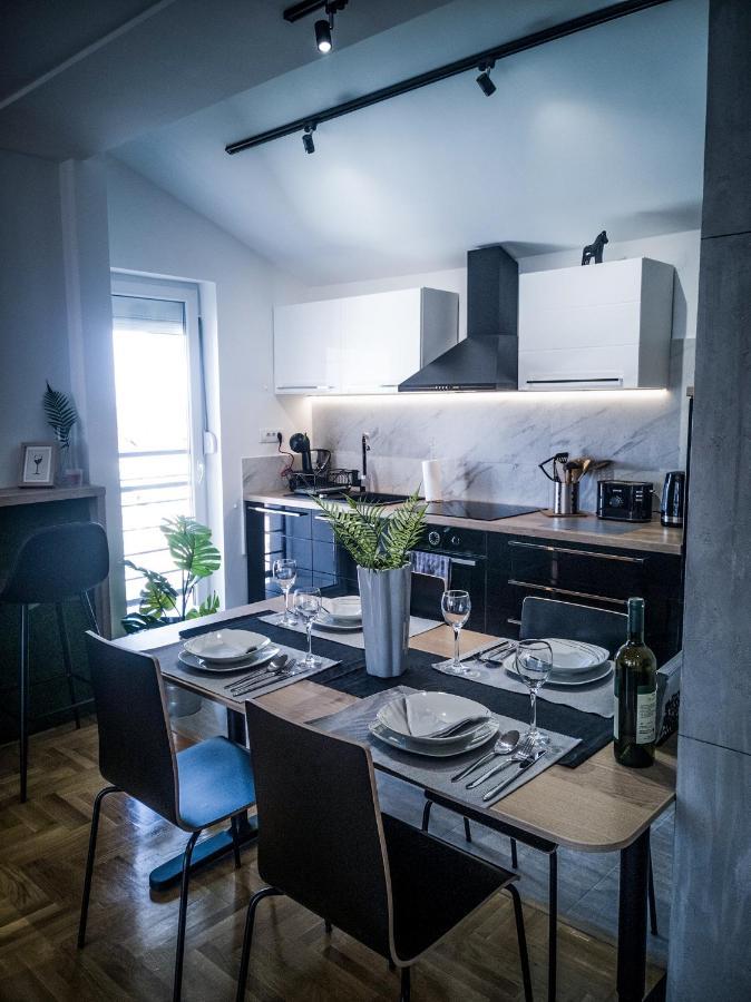 Raw Industrial City Apartment Суботиця Екстер'єр фото