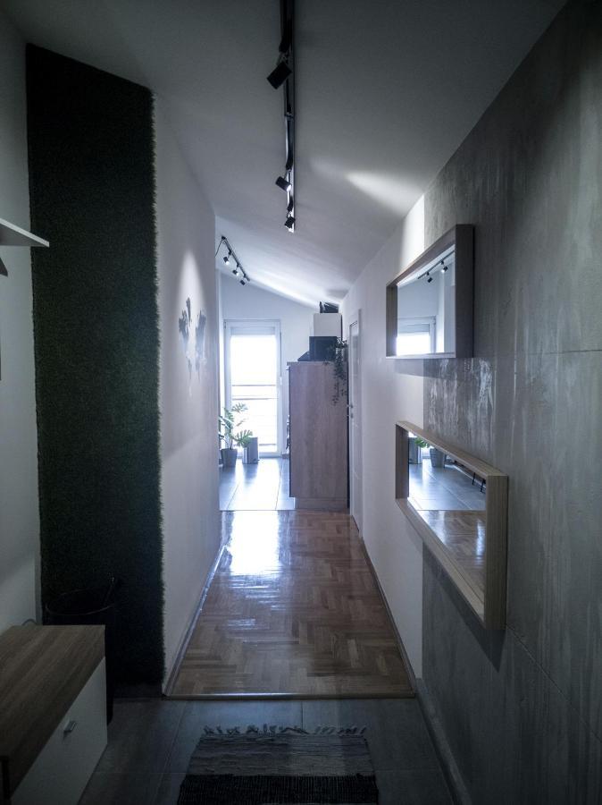 Raw Industrial City Apartment Суботиця Екстер'єр фото