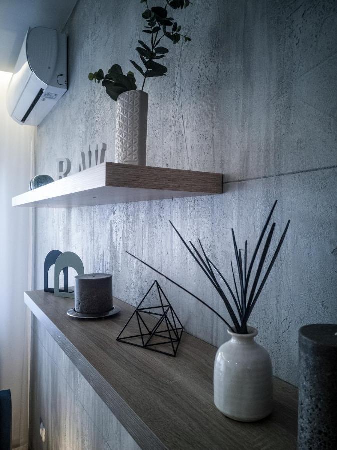 Raw Industrial City Apartment Суботиця Екстер'єр фото