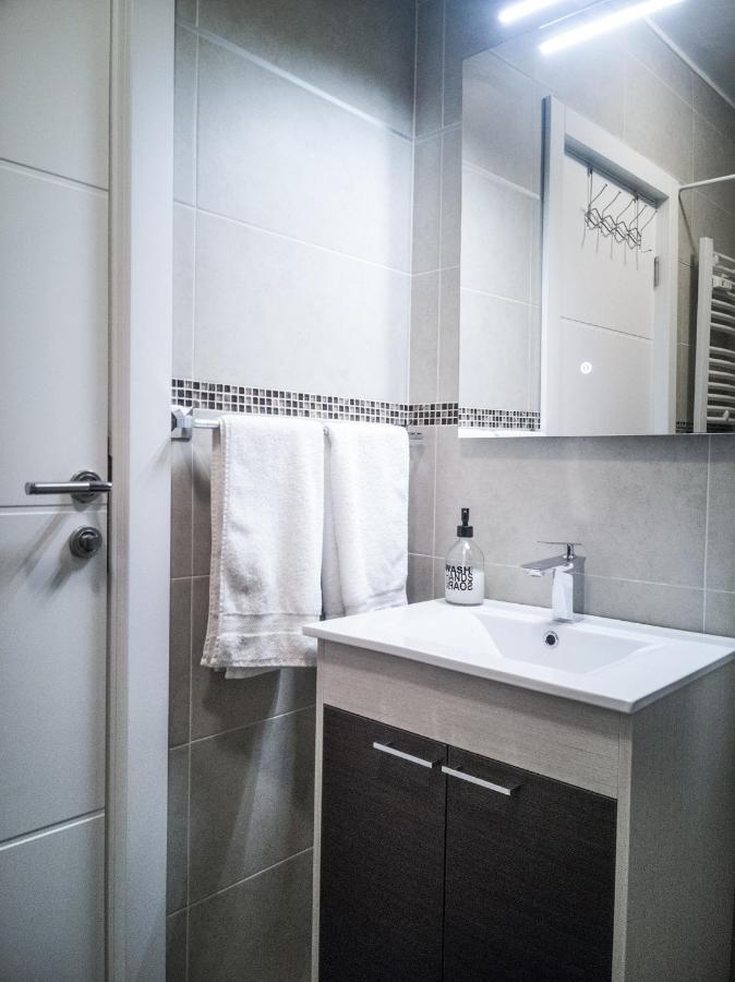 Raw Industrial City Apartment Суботиця Екстер'єр фото